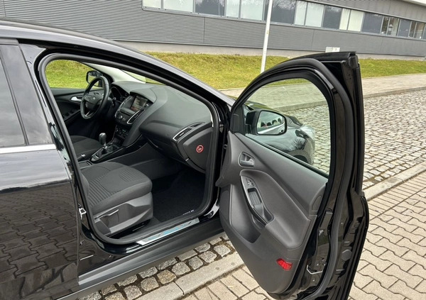 Ford Focus cena 38900 przebieg: 147000, rok produkcji 2015 z Wałbrzych małe 742